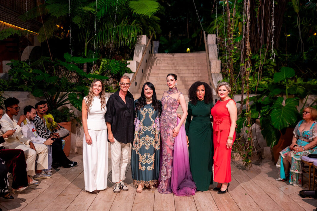 Marta Amengual, Sócrates McKinney, Giannina Azar, Fátima Bosch ( Miss Universo), Magali Febles y María José Unda (vicepresidenta Miss Universo). Foto fuente externa