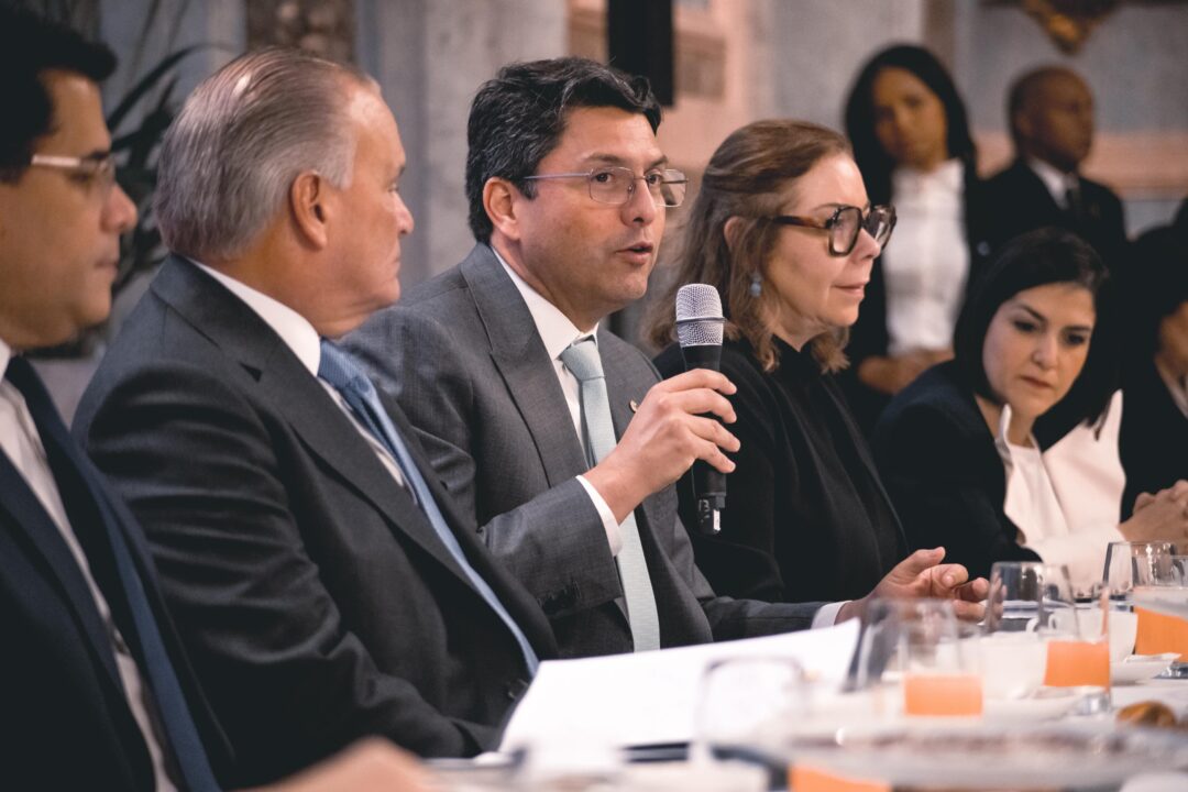 Guillermo Méndez, vicepresidente ejecutivo de Banca Corporativa y Empresarial del Banco BHD ofreció los resultados de la jornada de la entidad en FITUR 2026.