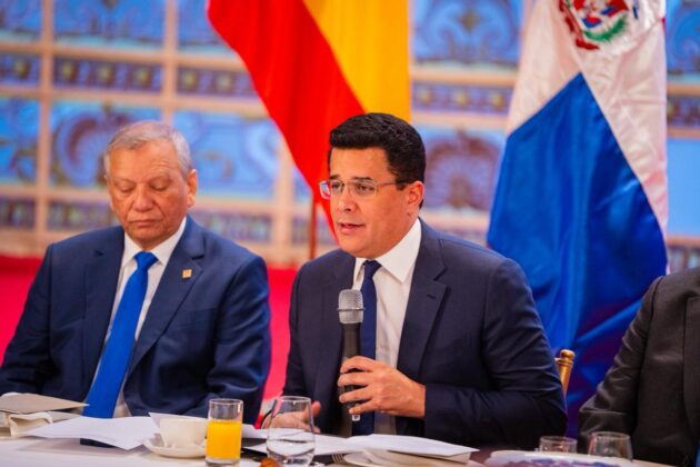 Momento en que el ministro de Turismo, David Collado, ofrreci&oacute; el resumen de lo alcanzado en Fitur 2026.