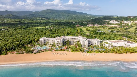 Wyndham Grand Rio Mar Rainforest Beach and Golf Resort, resort frente al mar con propuesta premium de descanso, naturaleza y golf en Puerto Rico.