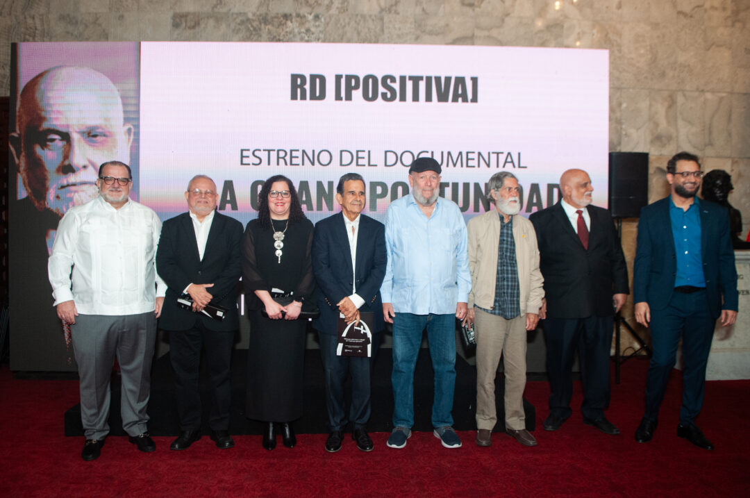 2. Eduardo Valcárcel, Alfonso Quiñones, Marien Capitán, Jesús Moreno, Freddy Ginebra, Kin Sánchez, Vicente Vargas y Jason Blanco.