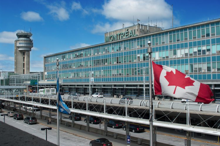 Las líneas aéreas afectadas en el Aeropuerto Montreal-Trudeau recomiendan a sus pasajeros revistar sus avisos oficiales para la coordinación del servicio.