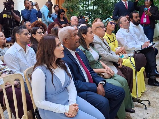 Parte del p&uacute;blico en la presentaci&oacute;n de la Quinta Temporada de Teatro Banreservas.