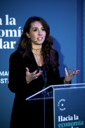Claudia Alessio Circle de Economy
