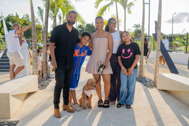 Frederick Reyes, Ethan Reyes, Ginger, Mariam Reyes, Jadelyn Reyes y Jade Reyes