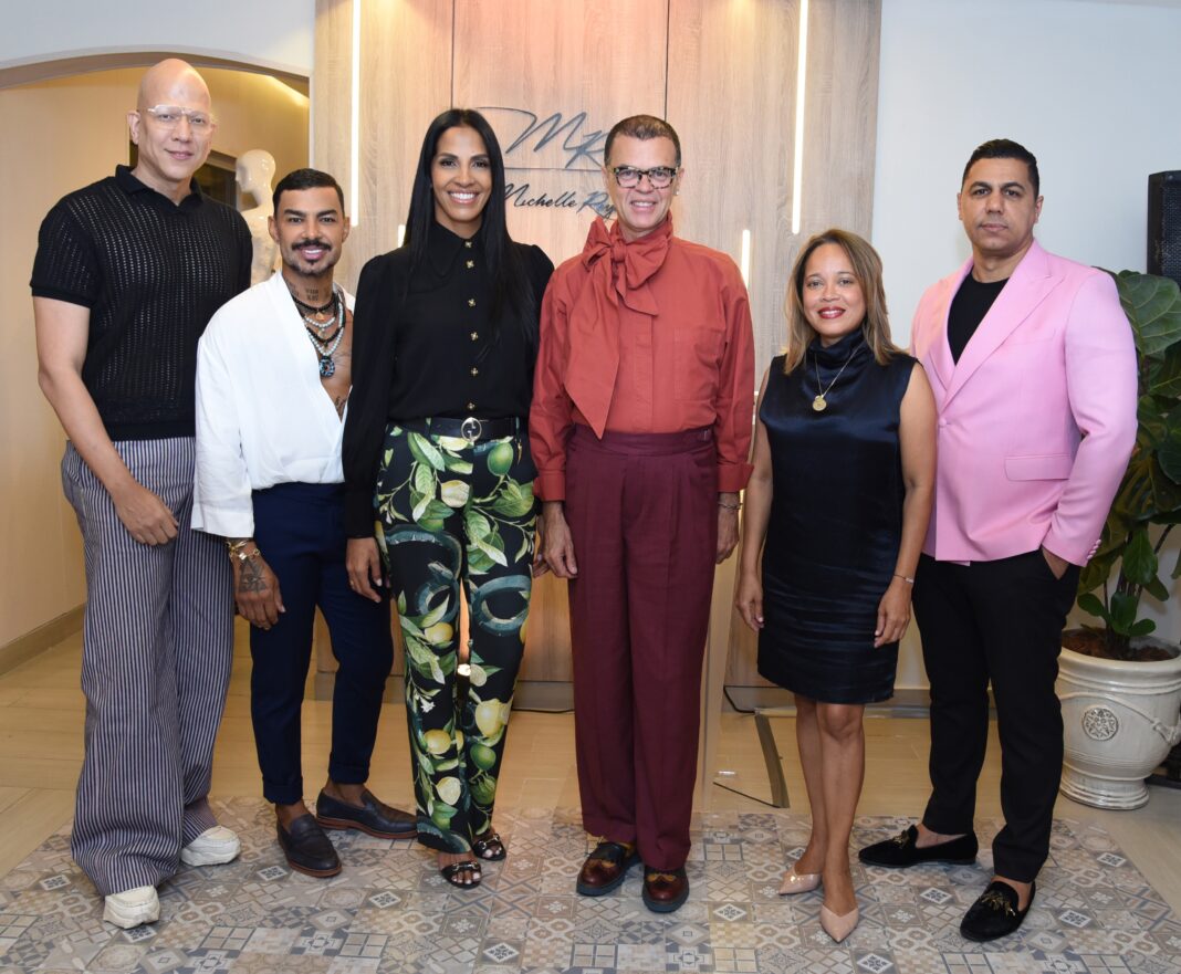 Manuel Febrillet, Joel Reyes, Michelle Reynoso, Sócrates McKinney, Carolina Valentín y Wilson Alcéquiez