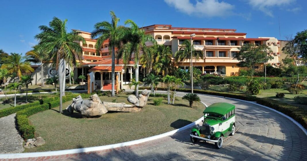 Hotel Sol Río de Luna y Mares en Holguín, uno de los más emblemáticos de Cuba que hoy luce vacío ante la crisis que afecta la isla.