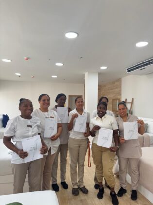 Primeros estudiantes de la Escuela de Hosteler&iacute;a y turismo en Punta Cana