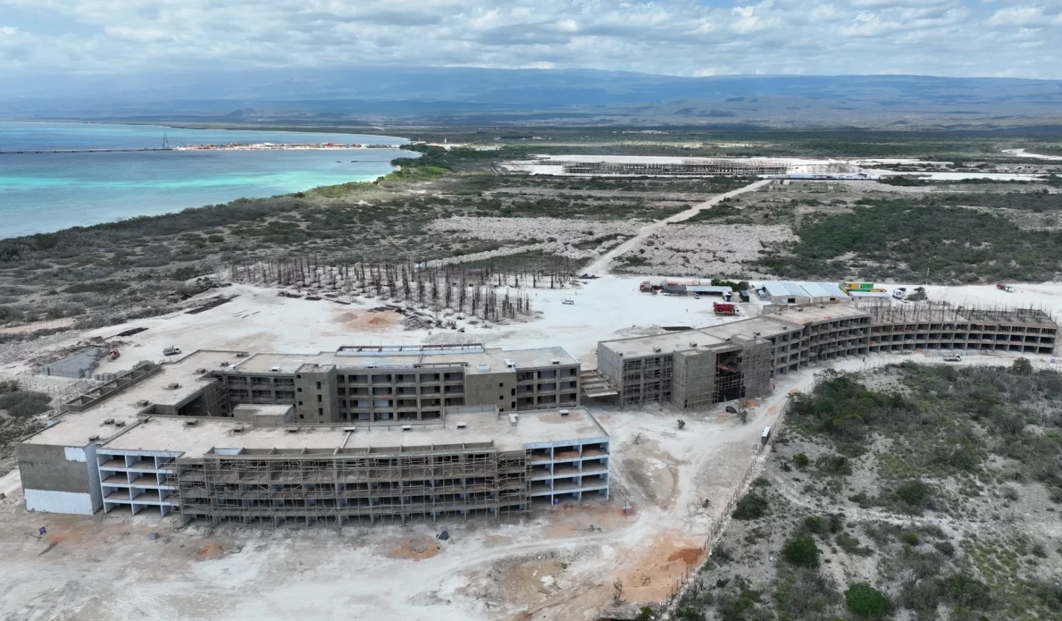 Vista de la construcción de hoteles en el nuevo destino turístico de Pedernales