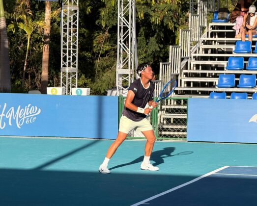 El tenista hongkon&eacute;s Coleman Wong venci&oacute; al bosnio Damir Dzumhur, se coloc&oacute; entre los mejores ocho del evento patrocinado por el Ministerio de Turismo.