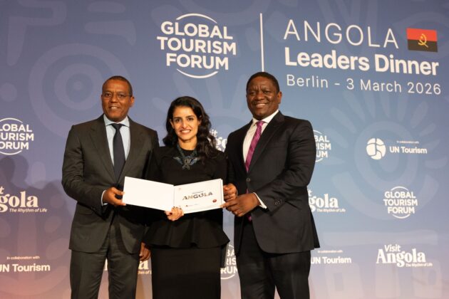 Un hito importante de la velada fue la presentaci&oacute;n y entrega de Tourism Doing Business &ndash; Investing in Angola , una gu&iacute;a de inversi&oacute;n tur&iacute;stica desarrollada con el apoyo t&eacute;cnico de ONU Turismo .
