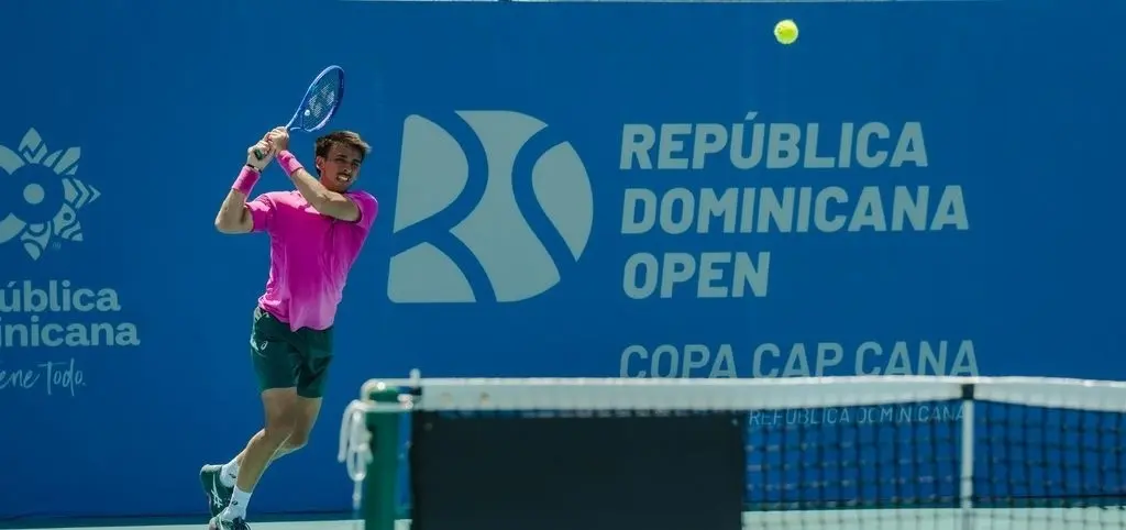 En la imagen, Andrés Andrade, proveniente de la clasificación, avanzó con doble 6-4 sobre Chun-Hsin Tseng, de China Taipei. (Fuente externa)