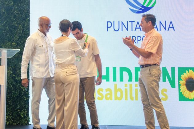 El Aeropuerto de Punta Cana se convierte en el primer aeropuerto de Rep&uacute;blica Dominicana en incorporar el programa Hidden Disabilities Sunflower.