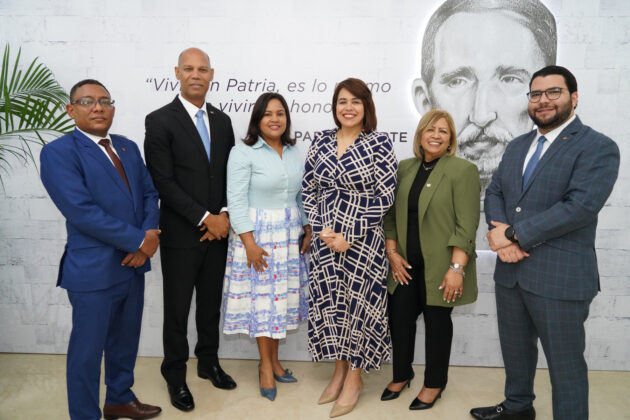 Oscar Florencio Rojas, Elvis Soto, Scarlet Vicente, Lucidania De Jes&uacute;s, Gladys Guerrero y Juan Garcia Corpor&aacute;n.