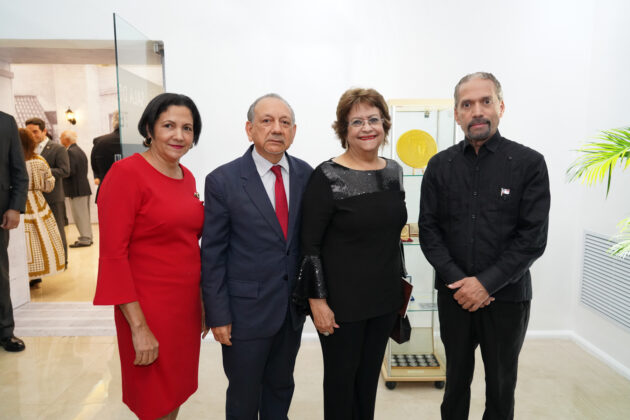 Mely Ciprian, Diomedes Nu&ntilde;ez Polanco, Ver&oacute;nica Senci&oacute;n y Juan Pablo Uribe.