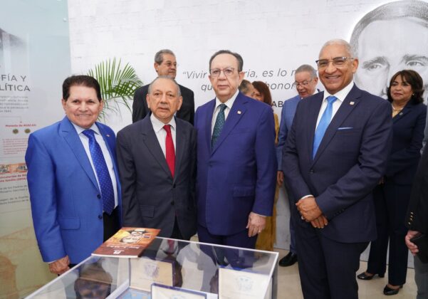 Shanttal Zuleta, Frank Monta&ntilde;o, Ervin Novas Bello, Arturo Martinez Moya, Jos&eacute; Alc&aacute;ntara Alm&aacute;nzar, H&eacute;ctor Valdez Albizu, Julio C&eacute;sar Llibre, Joel Tejeda Compr&eacute;s y Jos&eacute; Manuel Taveras Lay.