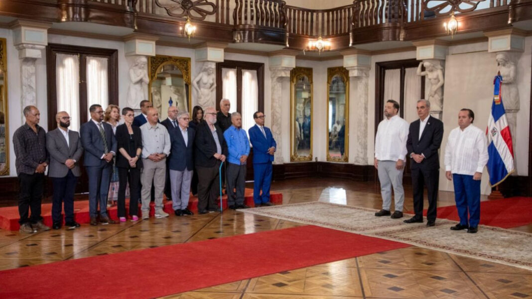 Al juramentar al comité gestor del Observatorio de Medio Ambiente, el gobierno refuerza su compromiso con impulsar la gestión ambiental participativa, transparente y orientada a la sostenibilidad.