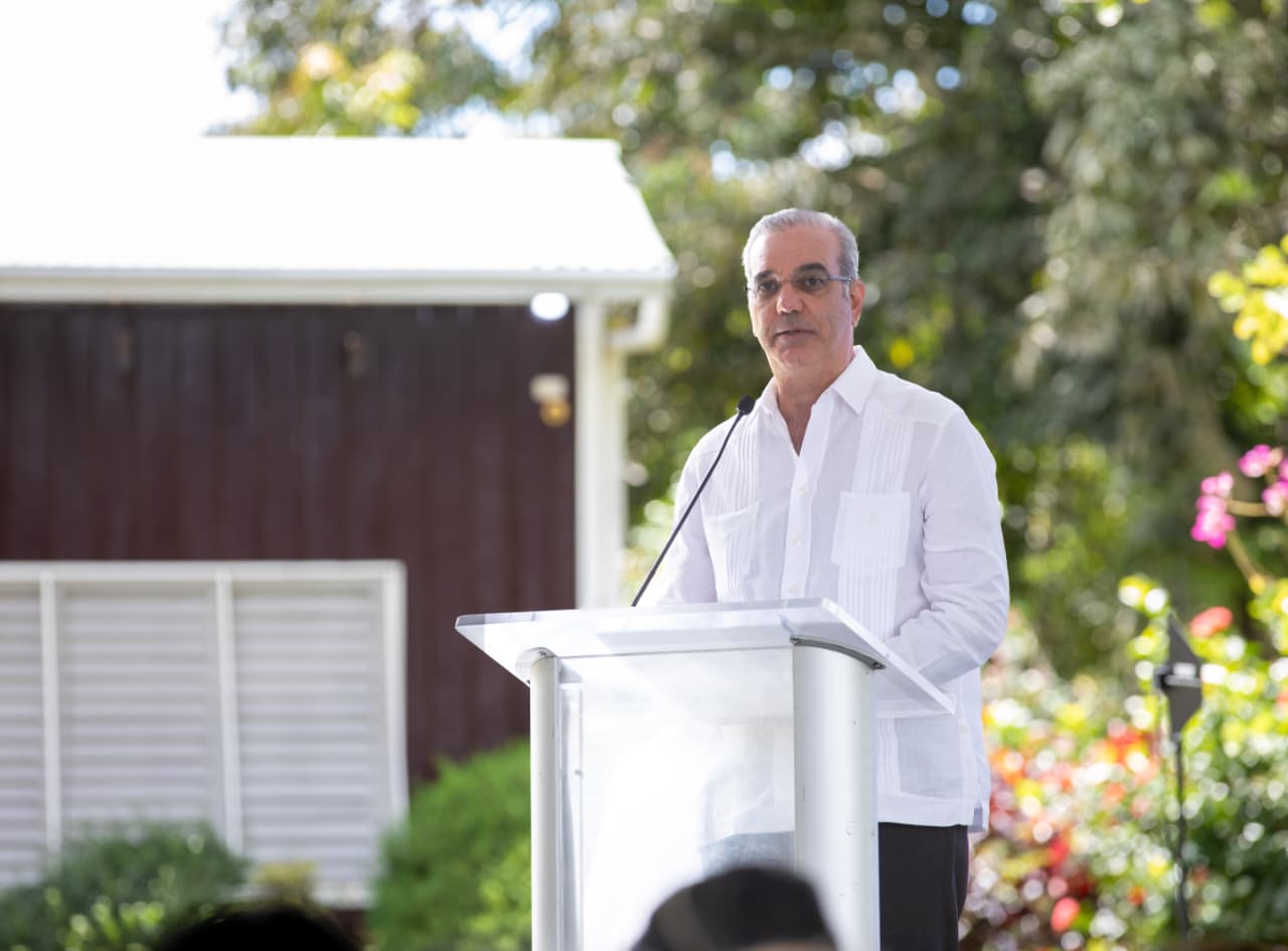Luis Abinader habla durante la celebración del primer centenario de Minerva Mirabal.