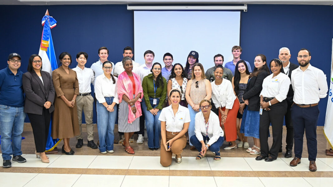 Los jóvenes del The Lauder Institute de la University of Pennsylvania (Wharton School & School of Arts and Sciences), participaron en una conferencia sobre inteligencia de datos aplicada al turismo.