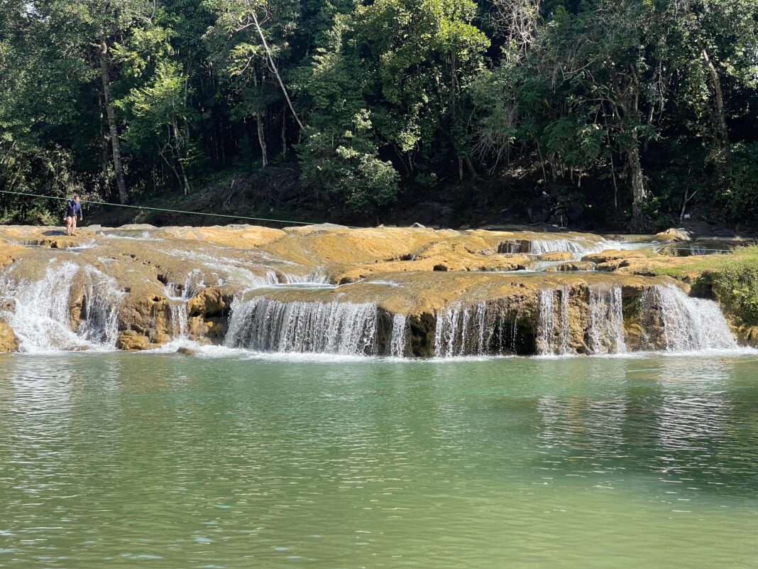 Vista del balneario del Río Comate en Monte Plata.