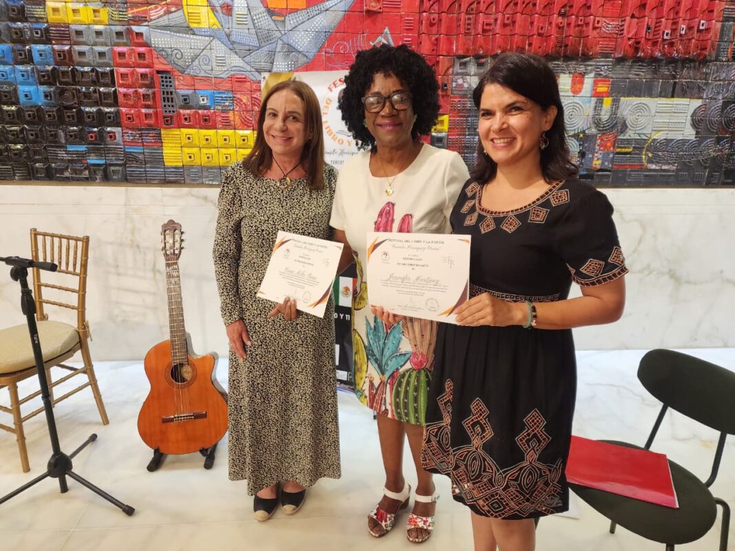 Altagracia Mella Russo, Ana María Henríquez y Jennifer Martínez Mella.