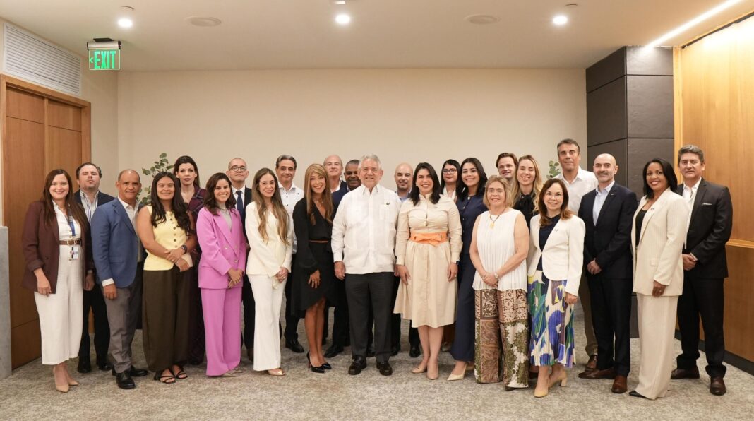 Gina Eli, Gerente General del Embassy Suites by Hilton, encabeza el nuevo equipo que dirigirá a los hoteleros de Santo Domingo.
