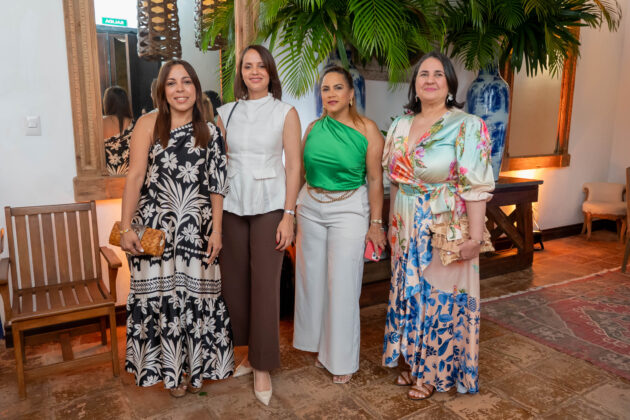 Licelot Cuevas, Ana Balbuena, Luz González y Nydia Alegría