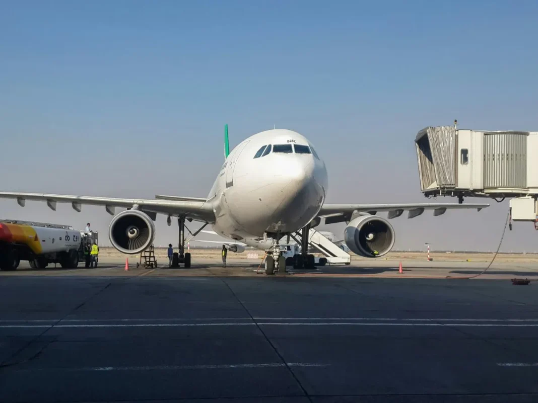 IATA advierte que si la situación persiste, podrían comenzar cancelaciones de vuelos a finales de mayo en pleno arranque de la temporada alta de verano europeo