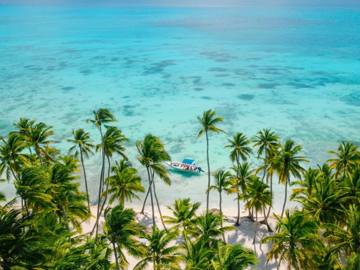El hecho de que República Dominicana alcance nuevamente un lugar destacado en este ranking mundial para 2026 con Canto de Playa, Isla Saona, consolida la imagen del país no solo como un destino de sol y playa convencional, sino como un referente de destinos ecológicos de alto valor.