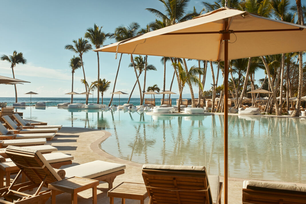 Vista de los exteriores del hotel Cayo Levantado en Samaná, República Dominicana