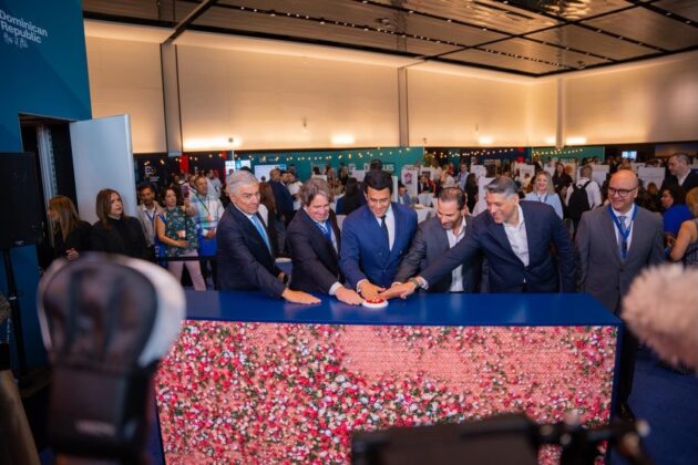 Presionales del turismo durante su participaci&oacute;n en el DR Tradeshow de Mitur en Miami 2
