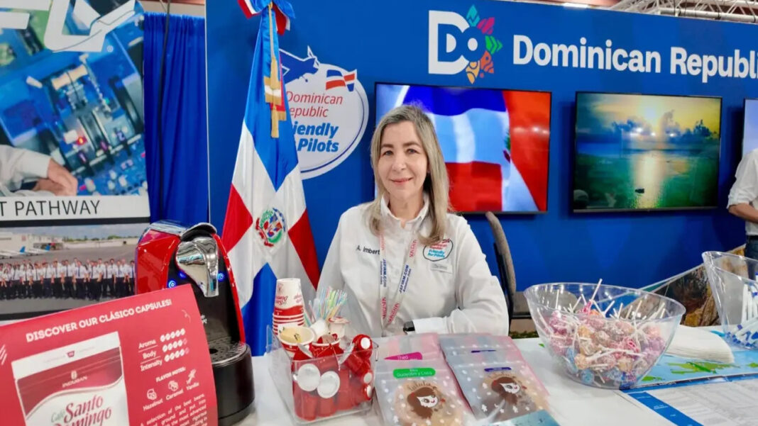 El Departamento Aeroportuario promociona a República Dominicana como destino estratégico para la aviación general durante el evento celebrado en Florida.
