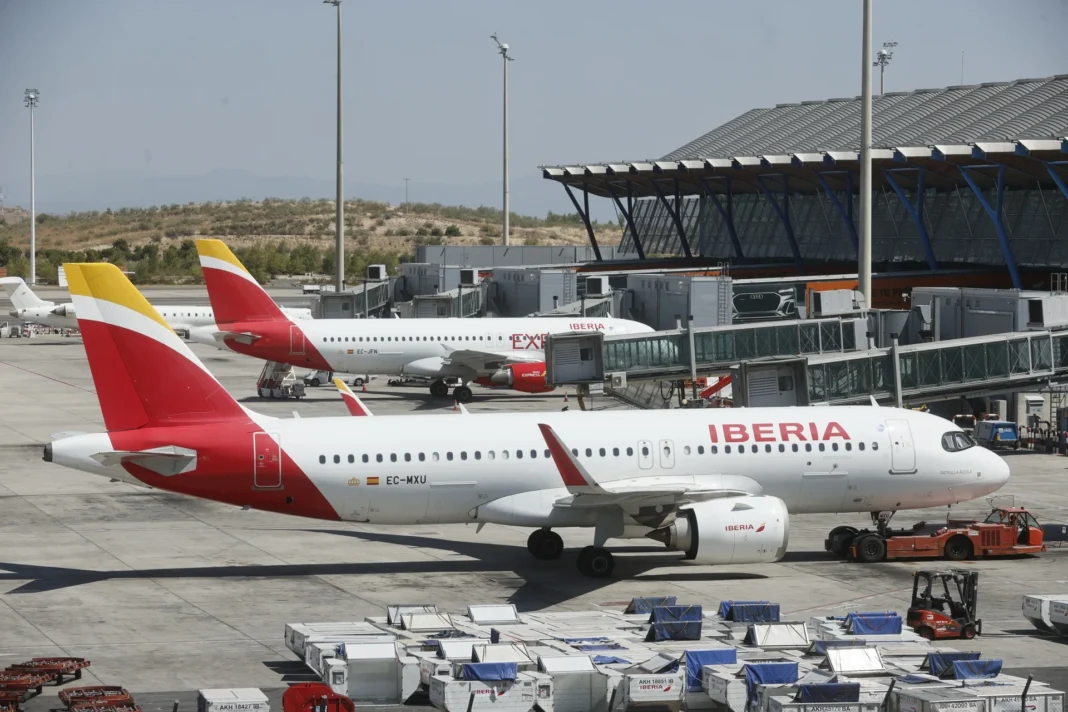 El avión de Iberia llegó al Aeropuerto Internacional Simón Bolívar de Maiquetía, que sirve a Caracas, procedente de Madrid