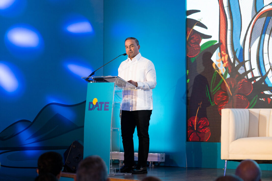 Javier Tejada, primer vicepresidente de Asonahores en la apertura del DATE 2026.