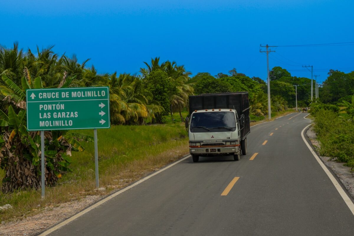 Nueva carretera vista desde el Cruce de Molinillo