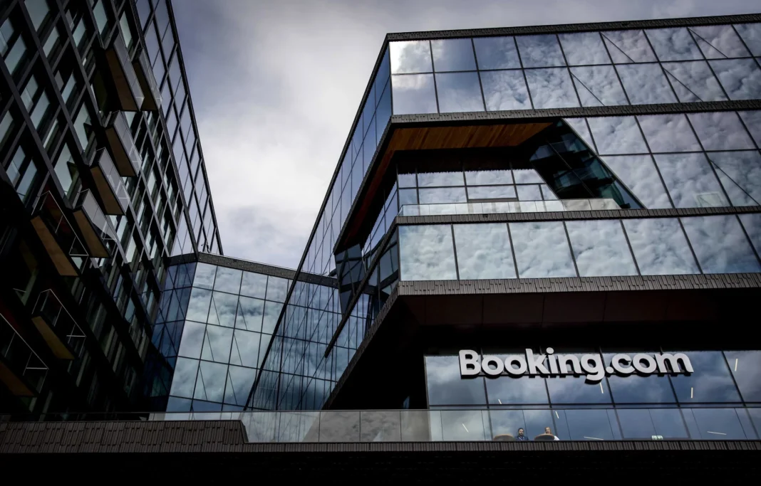 El correo enviado por Booking a los usuarios también alerta de posibles intentos de fraude, como correos electrónicos o llamadas de personas que se hacen pasar por la plataforma o por los alojamientos.