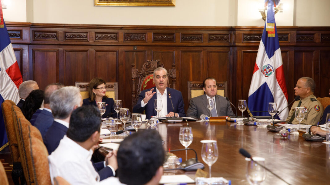 Presidente Luis Abinader busca con las medidas generar una disponibilidad cercana a RD$40,000 millones.