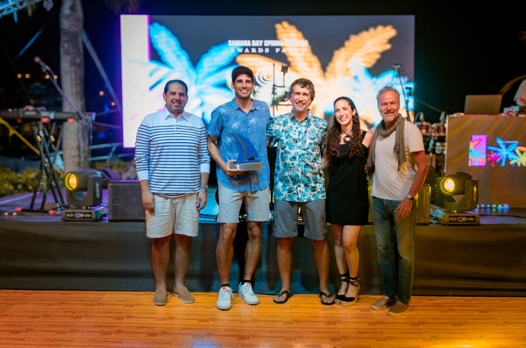 Jorge Dargam, Raúl Aguayo-Ganador del 1er Lugar ILCA 7, Eduardo Verdeja, Ana Bancalari y Alejandro Irigoyen.
