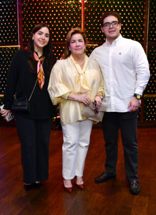 Diego Miguel Calzada, Karla Patricia Calzada y Maricarmen Dorca de Calzada