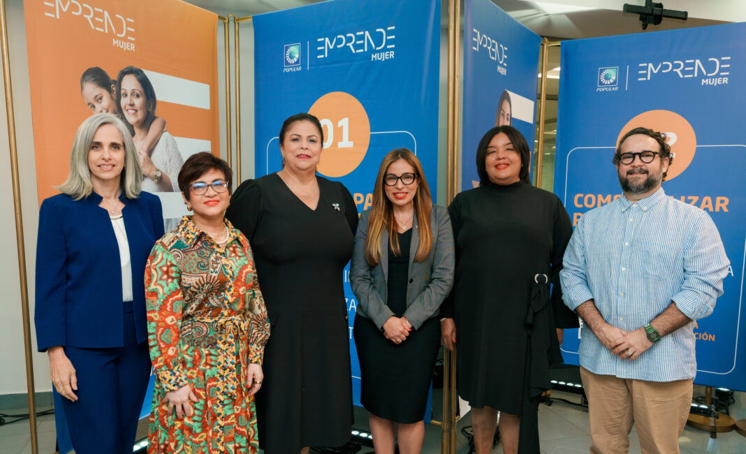 De izquierda a derecha, los señores Yanira Lara, Daysi Almanzar, Denis Castillo, Ángela Sorivel Arias, Giselle Moreno y Jorge González.