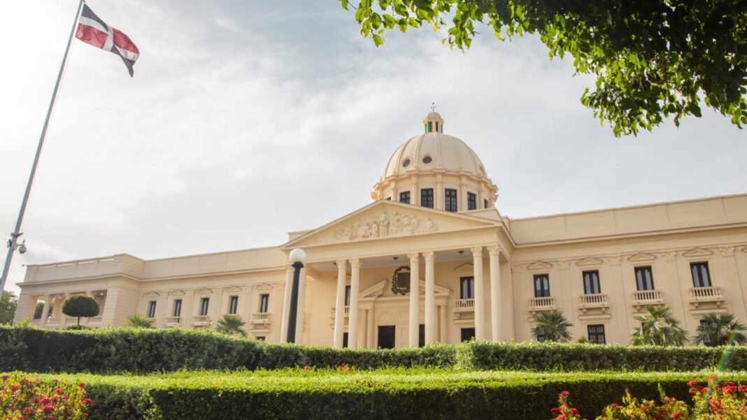 La comisión de seguimiento al proceso de licitación y construcción de la Autovia del Ámbar estará integrada por el obispo Jesús Castro Marte, Franklin Báez Brugal, Pedro Silverio y José Radhamés García González.