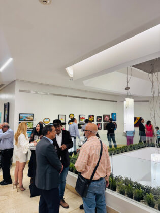 Exposici&oacute;n de Arte Di&aacute;logo Paralelo en el hotel Crowne Plaza Santo Domingo