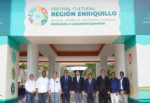 Festival Cultural de la Región Enriquillo cierra con reconocimientos del Senado y concierto En el Festival Cultural de la Región Enriquillo 2026, el ministro de Cultura, Roberto Ángel Salcedo, estuvo acompañado por senadores de todas las provincias participantes