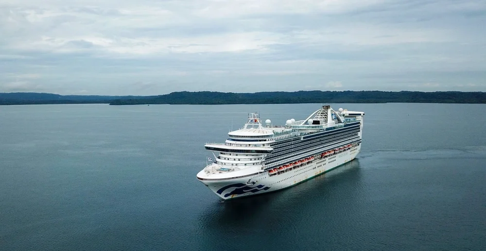 Más de 100 personas enfermaron en un brote de norovirus a bordo del crucero Caribbean Princess.