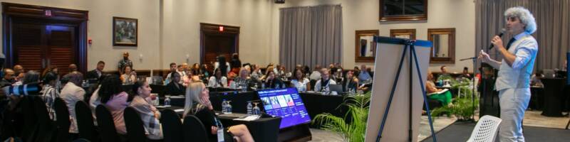 Olivier Ponti, Director de Inteligencia de Mercado y Análisis de Amadeus mientras presentaba el Informe.