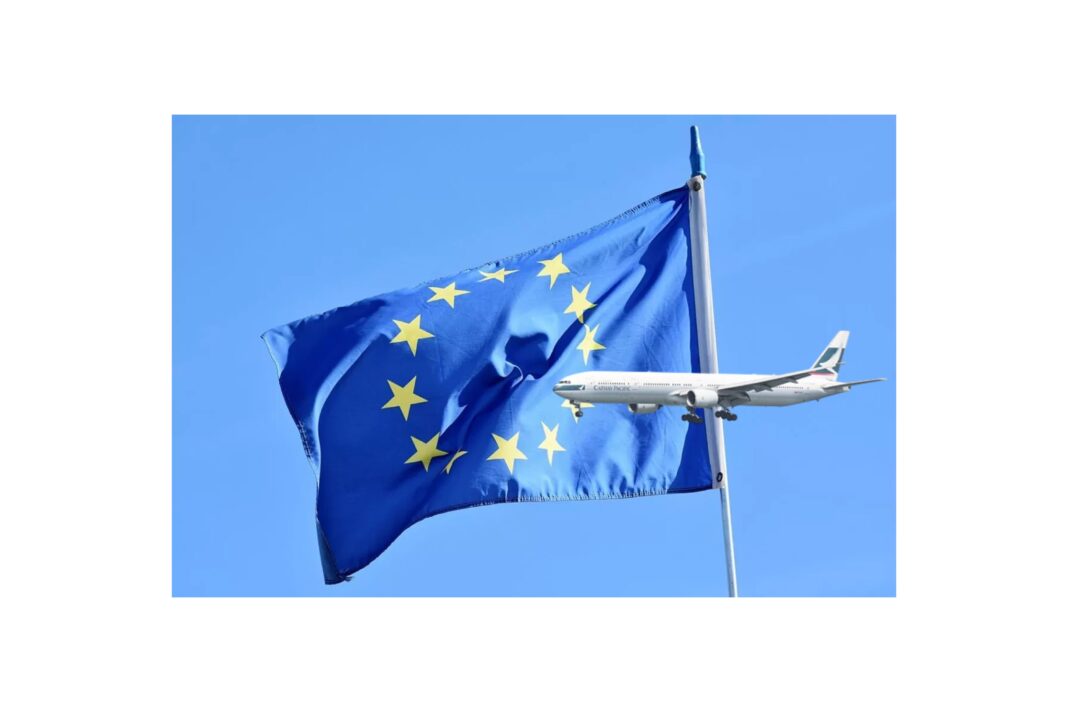 La IATA advierte que las rutas aéreas de la UE crecieron apenas un 1 % en 2025, por debajo del 1,5 % acumulado de la última década, mientras más de mil rutas fueron canceladas y el precio del queroséno alcanza niveles récord.