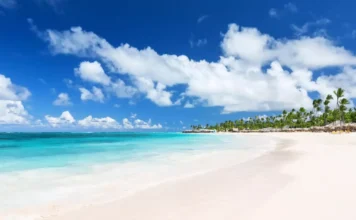 Punta Cana, protagonista de la apuesta dominicana por reconsolidar el mercado británico en WTM Londres 2026 Vista de Playa Bávaro, Punta Cana al este de República Dominicana.