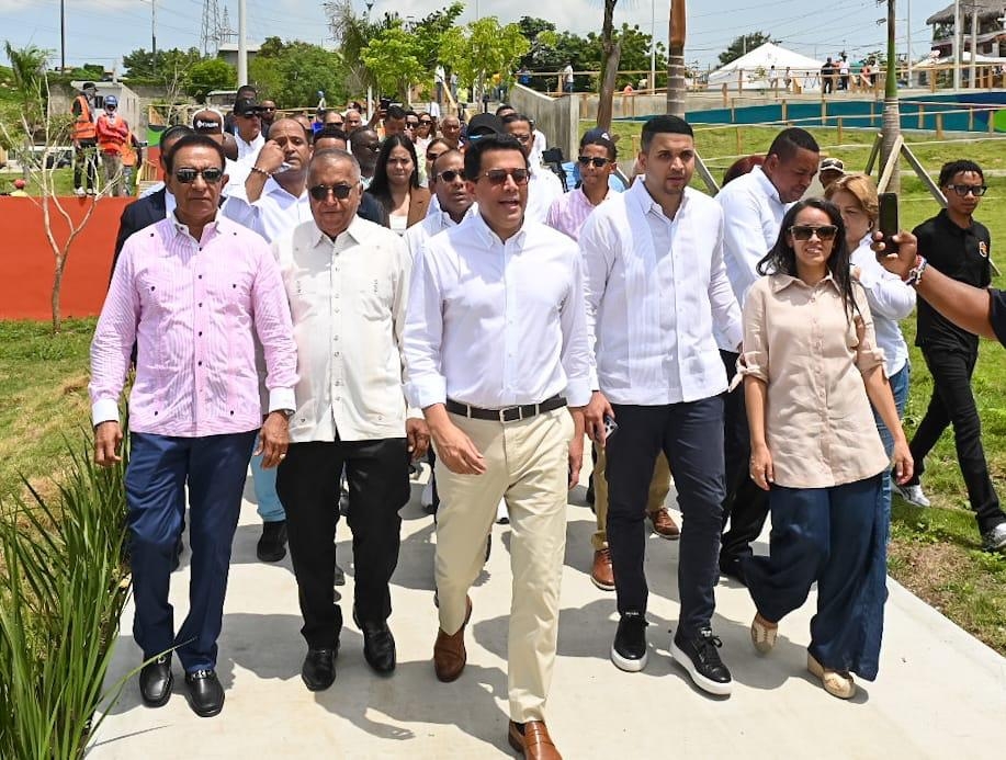 De acuerdo con los detalles ofrecidos por el ministro David Collado, el nuevo parque, con un área total de intervención de 27,700 metros cuadrados, será inaugurado en aproximadamente una semana.