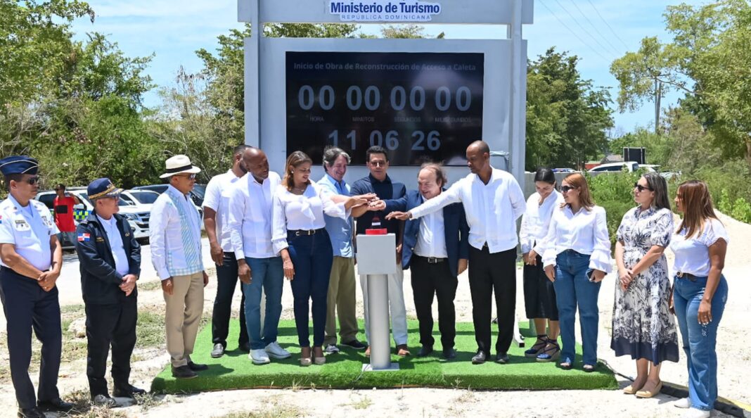 La obra para los accesos a la playa de Caleta en La Romana, es un viejo reclamo de la comunidad y al concluirse, garantizará que más turistas la visiten este poblado turístico, lo que repercutirá en la economía de su gente según las palabras del ministro de Turismo, David Collado.