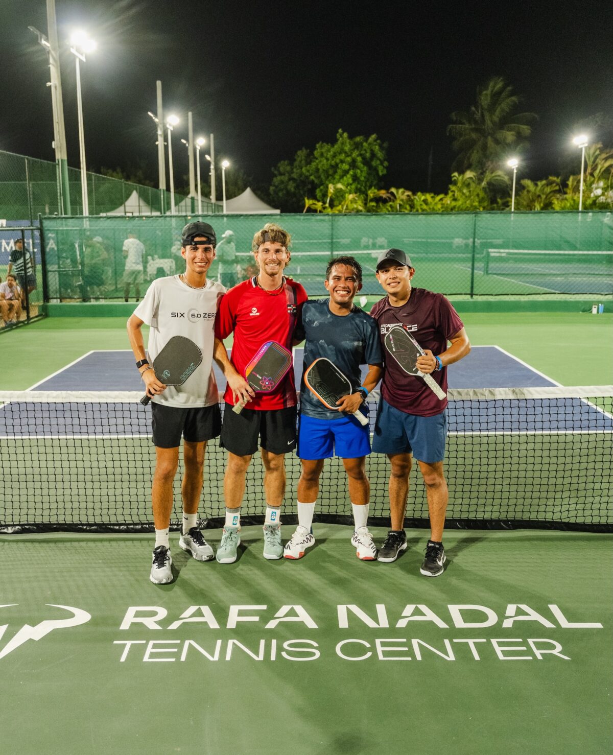 Enmanuelle Dickson y Samy Dickson de República Dominicana, ganadores del 2do. lugar junto a ganadores del torneo